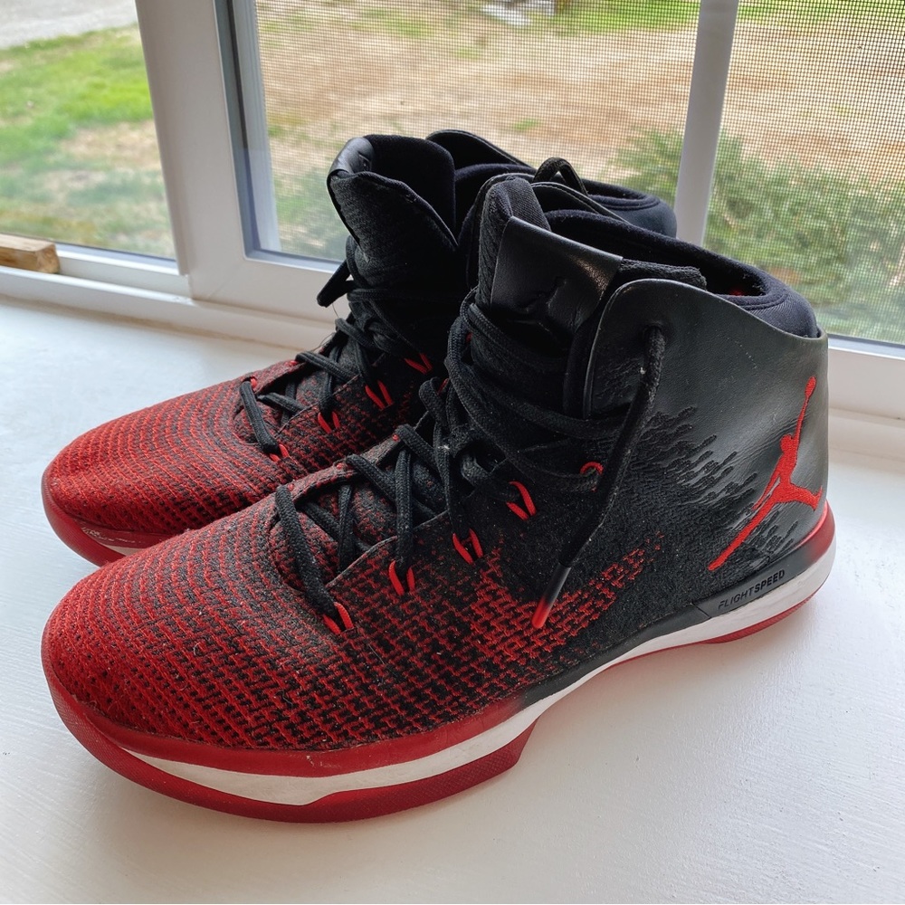 Preloved Jordan Shoes size 9.5